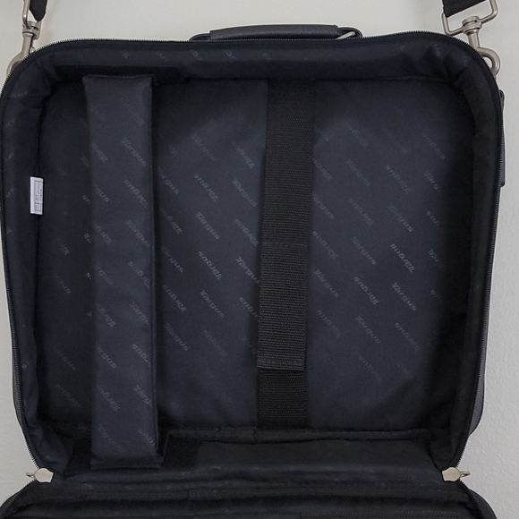 Targus Black Briefcase 16"X13"X4" - Picture 4 of 16